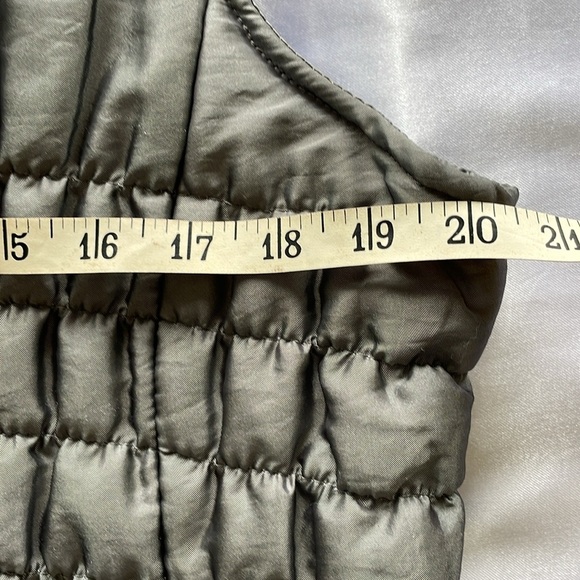 NEW DIRECTIONS Silver Gray Puffy Vest Metallic Full Zip Size Large - Picture 4 of 7